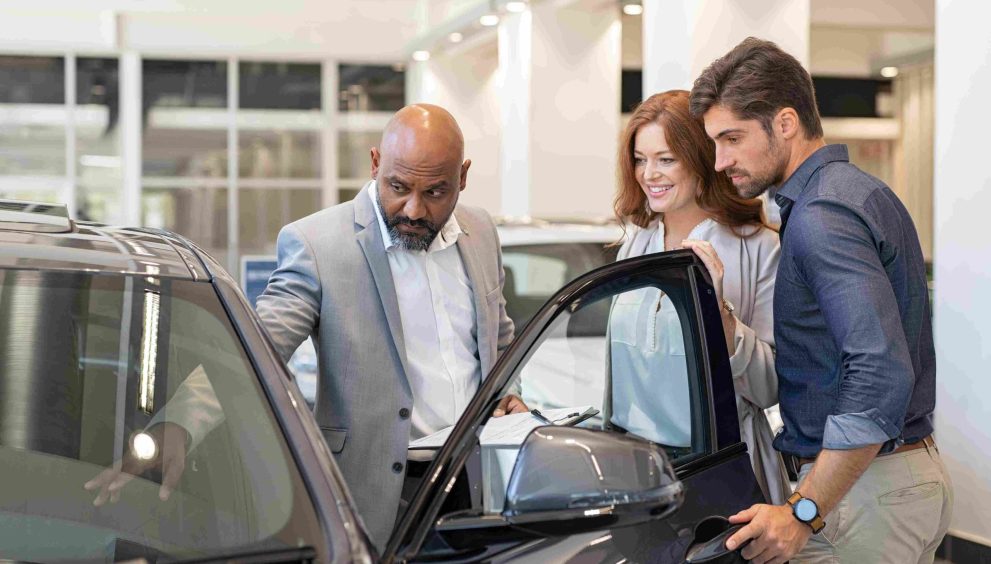 Why Tourists Prefer to Rent a Car in Dubai