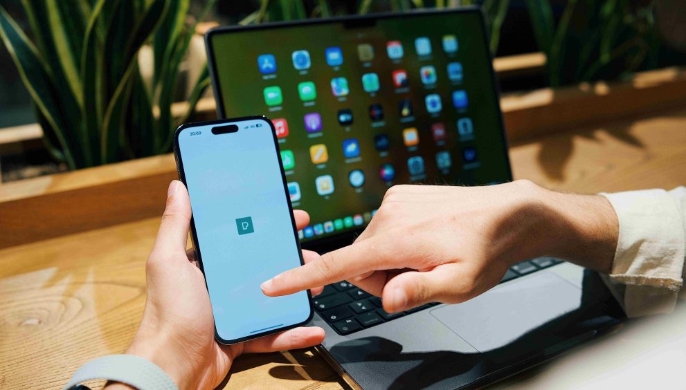 App Designers Reveal the Hidden UX Triggers That Keep Users Coming Back
